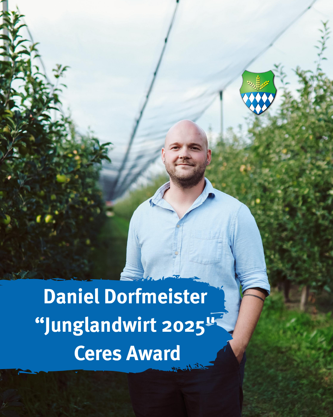 Daniel Dorfmeister steht in seinen Obstanbau